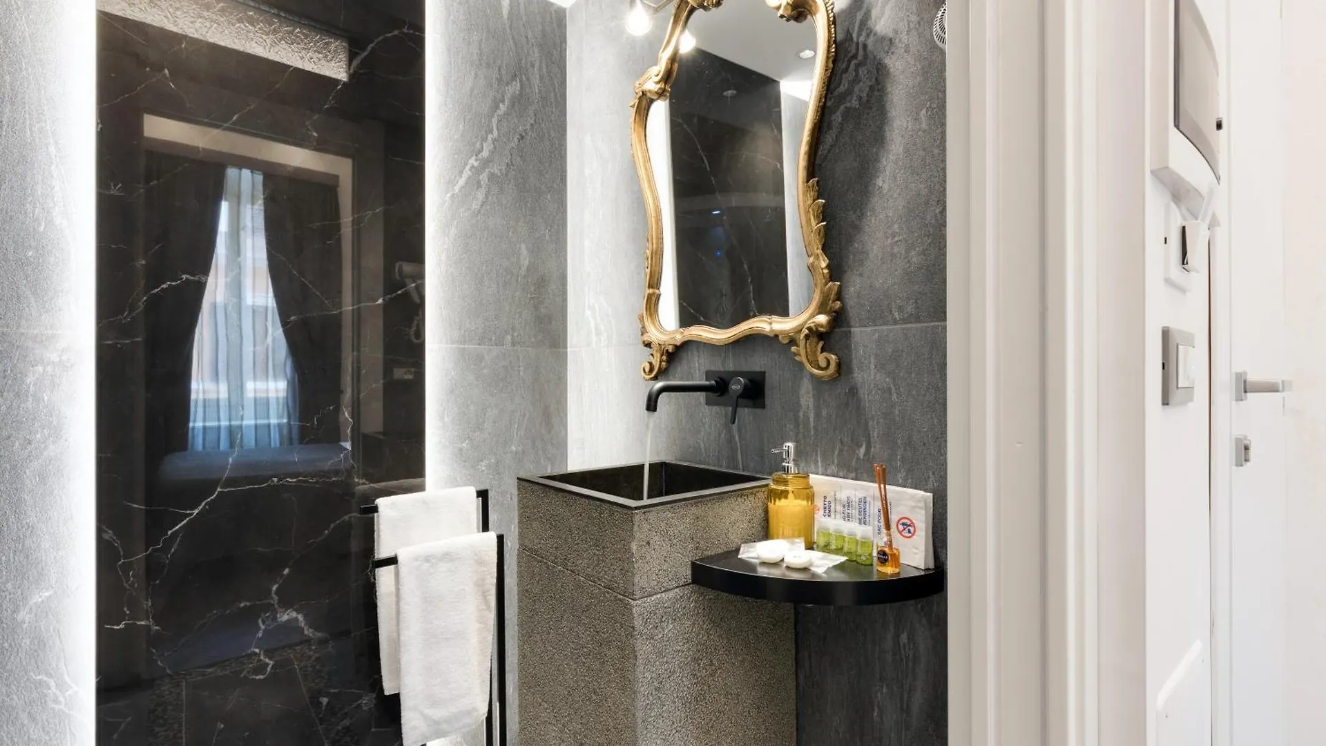 Antiqua Domus Hotel Rome 0*,  Italy
